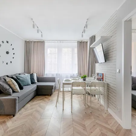 Beautiful Apartment With Balcony For 6 People In Cracow By Noclegi Renters Krakow Exterior photo