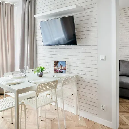 Beautiful Apartment With Balcony For 6 People In Cracow By Noclegi Renters Krakow Exterior photo