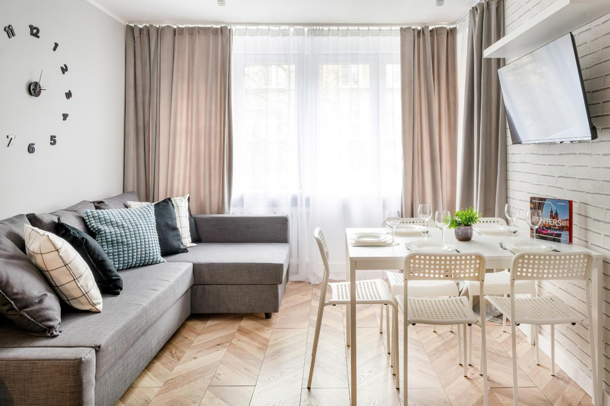 Apartment Beautiful With Balcony For 6 People In Cracow By Renters *