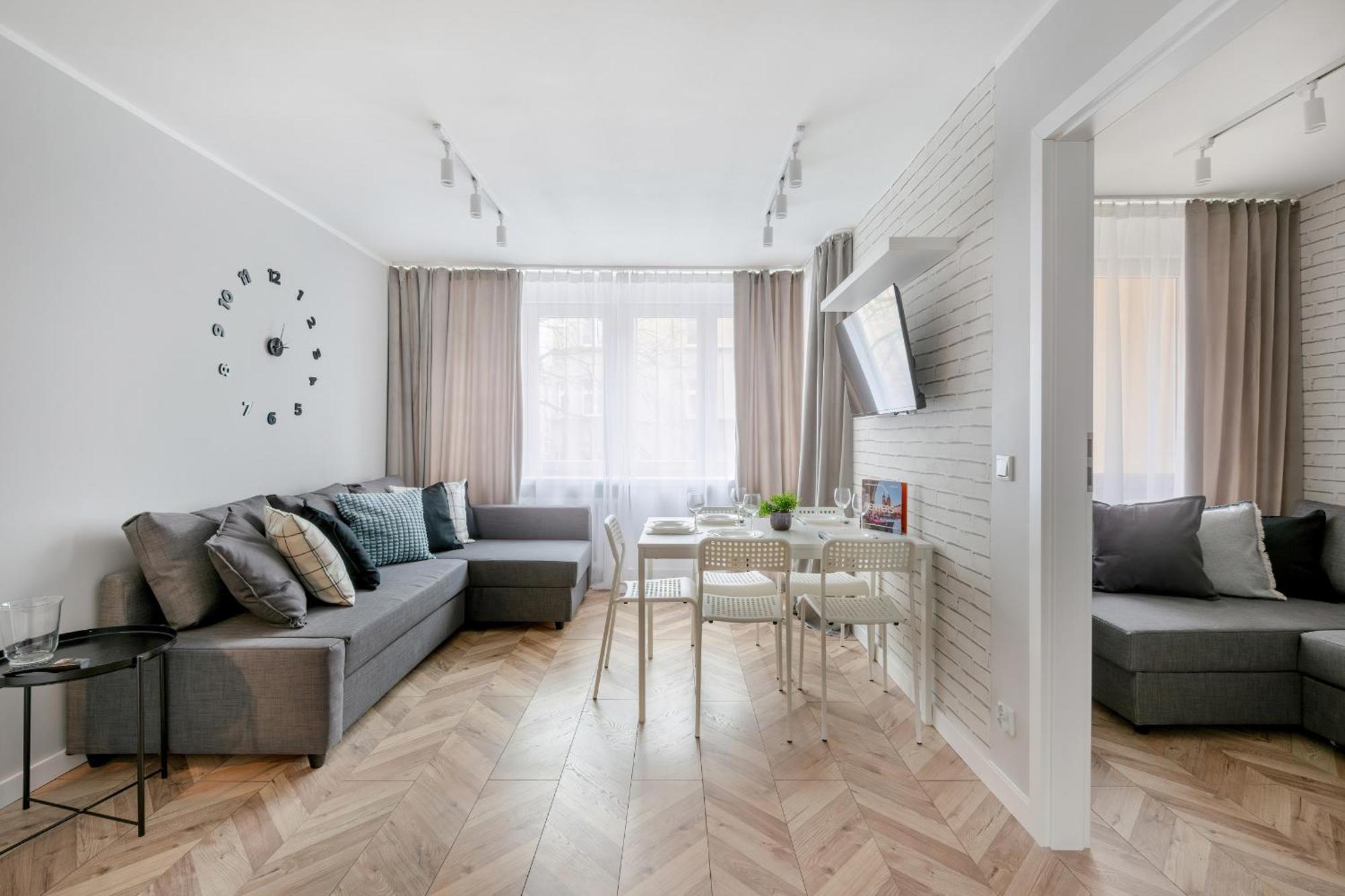 Beautiful With Balcony For 6 People In Cracow By Renters