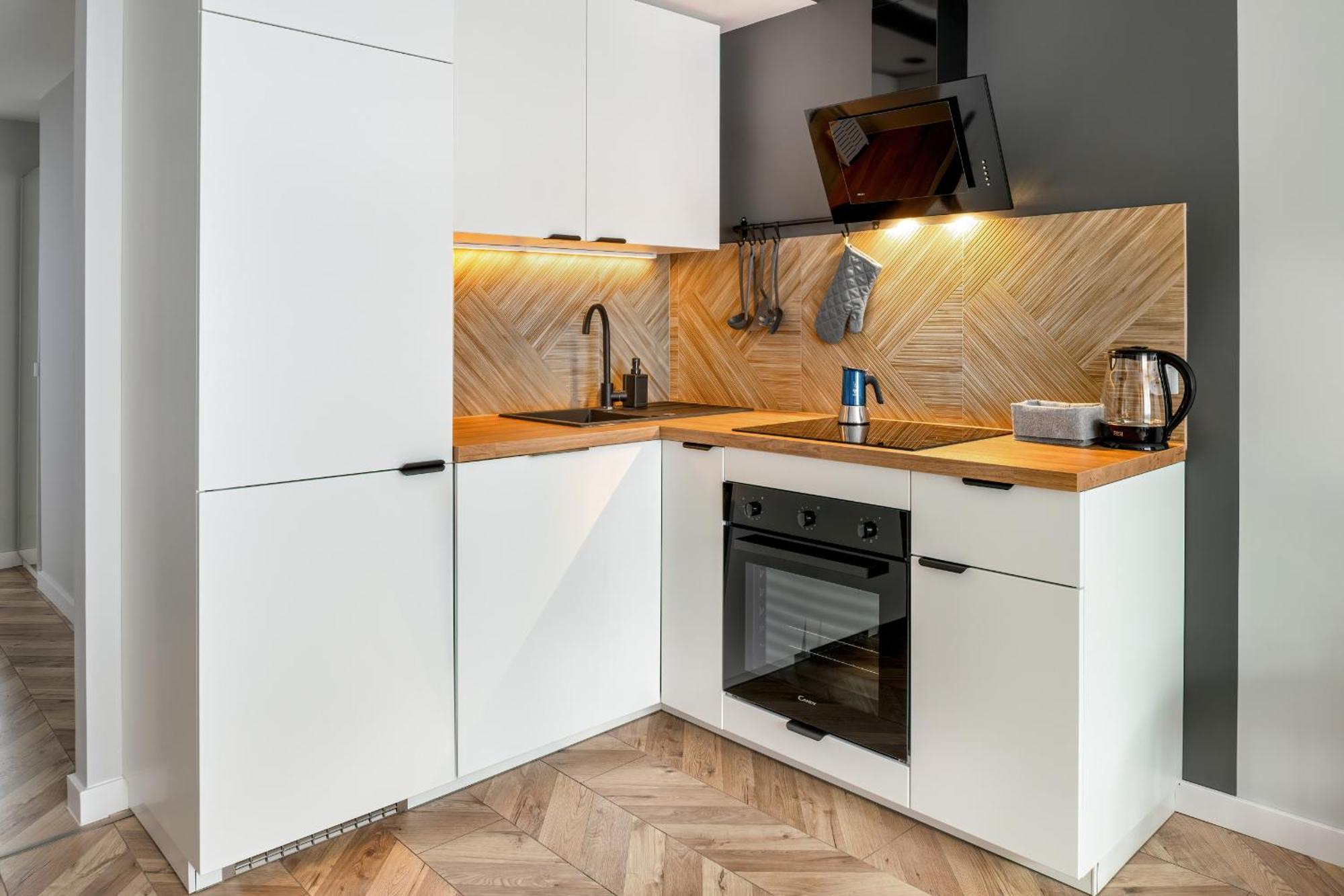 Beautiful With Balcony For 6 People In Cracow By Renters Apartment Krakow