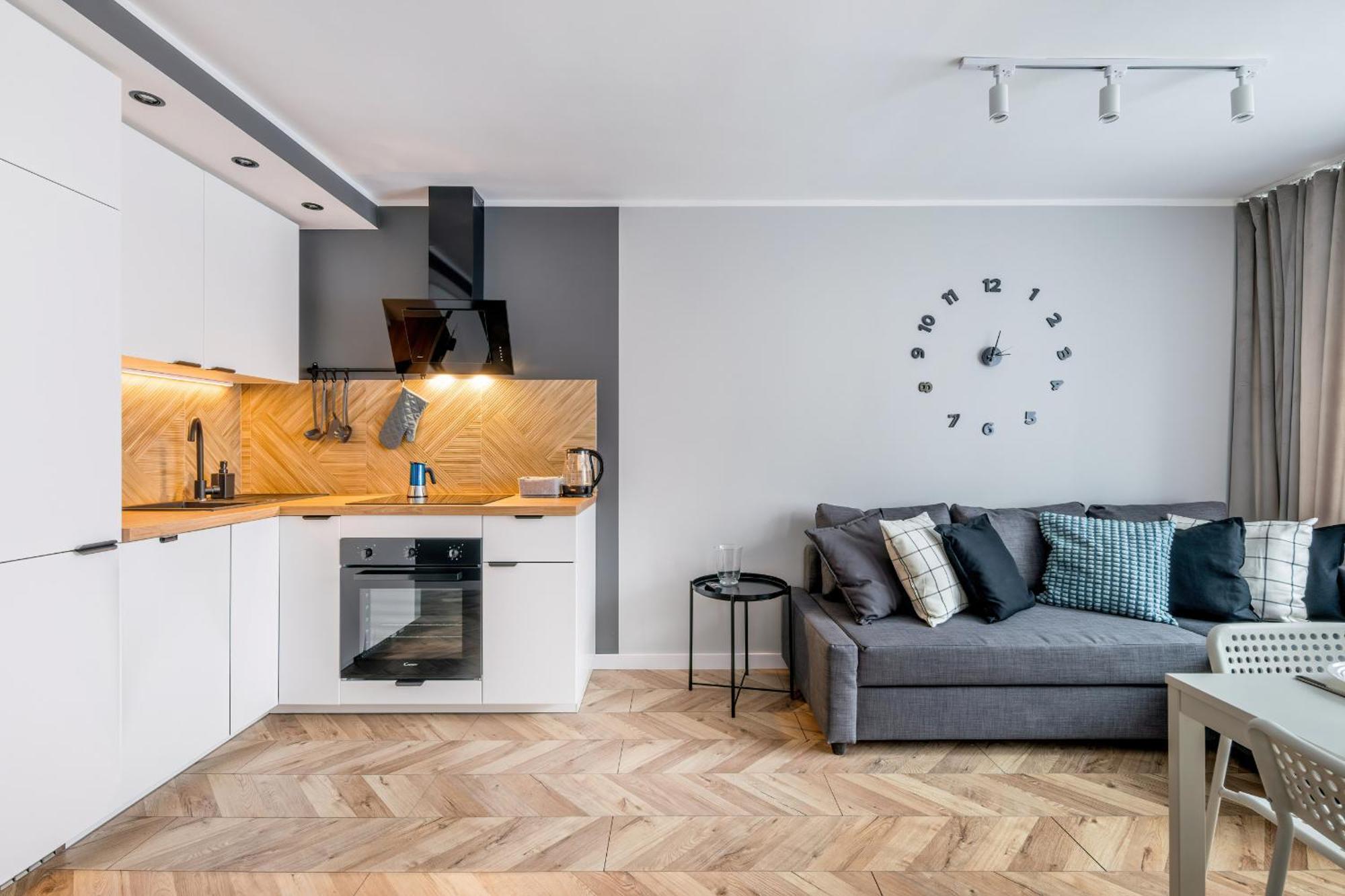 Beautiful With Balcony For 6 People In Cracow By Renters Apartment Krakow