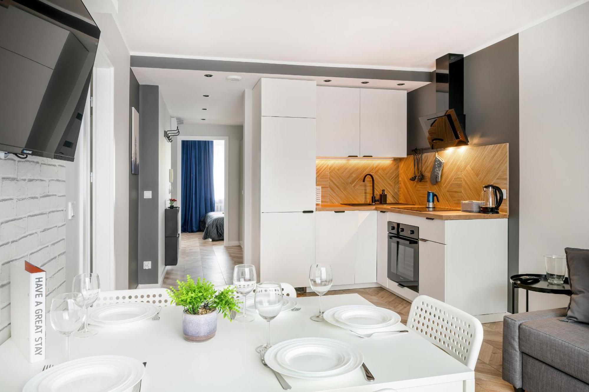 Beautiful With Balcony For 6 People In Cracow By Renters Apartment Krakow