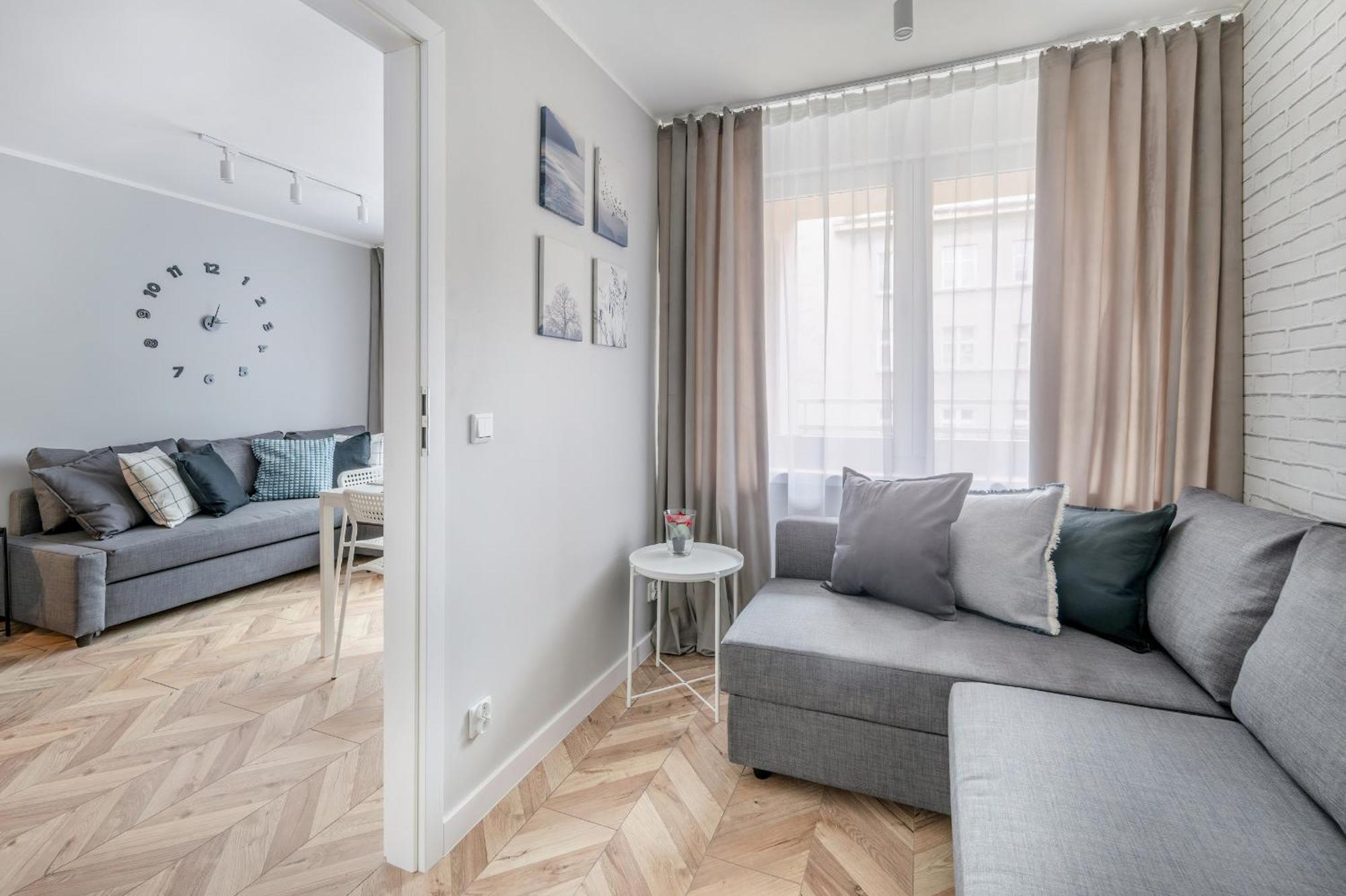 Beautiful With Balcony For 6 People In Cracow By Renters Apartment